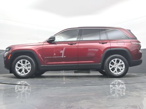 Used 2023 Jeep Grand Cherokee Limited AWD/4WD image 28