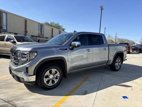 Used 2025 GMC Sierra 1500 SLT image 3