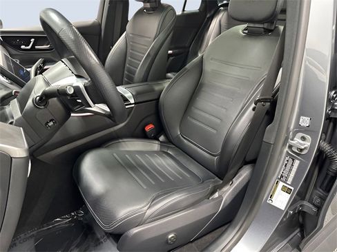 Used 2023 Mercedes-Benz GLC 300 4MATIC image 28