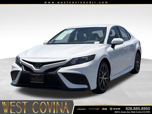 Used 2024 Toyota Camry SE FWD image 4
