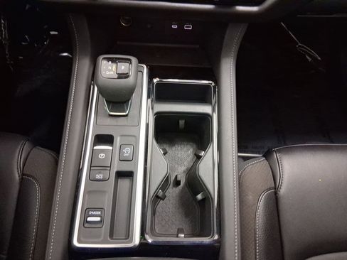 Used 2024 Nissan Pathfinder SL w/ SL Premium Package image 16