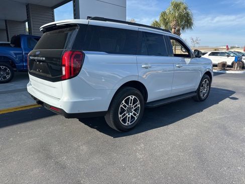 Used 2025 Ford Expedition Active image 4