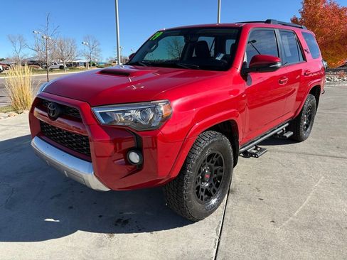 Used 2019 Toyota 4Runner TRD Off-Road Premium image 3