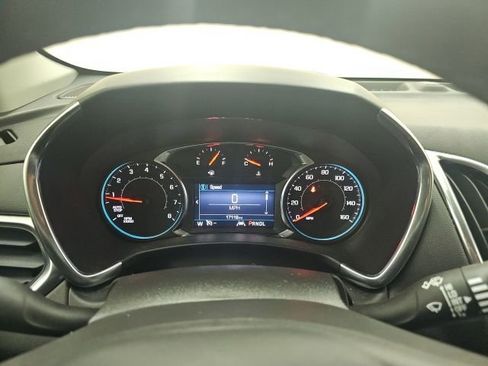 Used 2024 Chevrolet Equinox LT FWD image 24