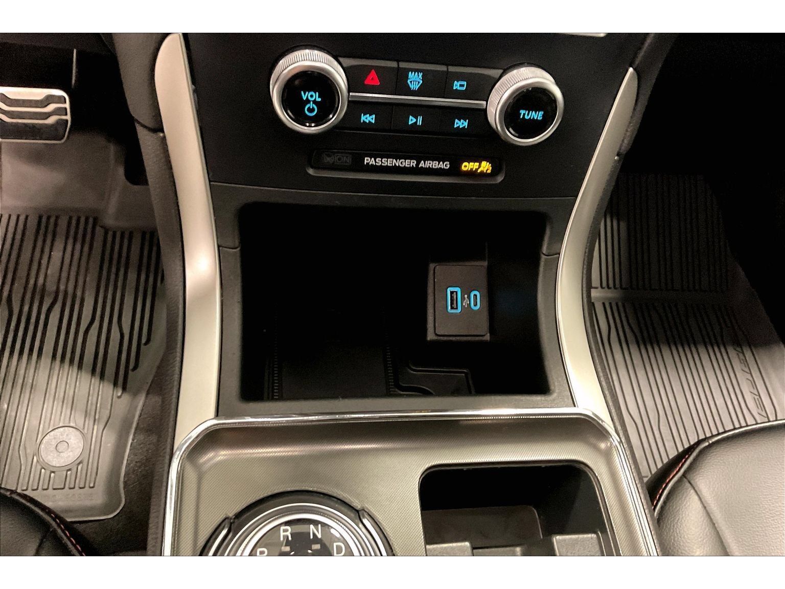 Used 2024 Ford Edge ST-Line AWD/4WD image 25