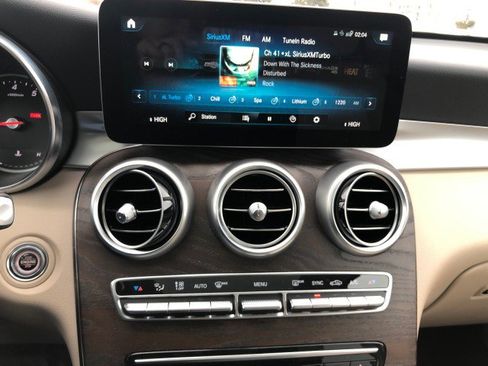 Used 2020 Mercedes-Benz GLC 300 4MATIC image 15