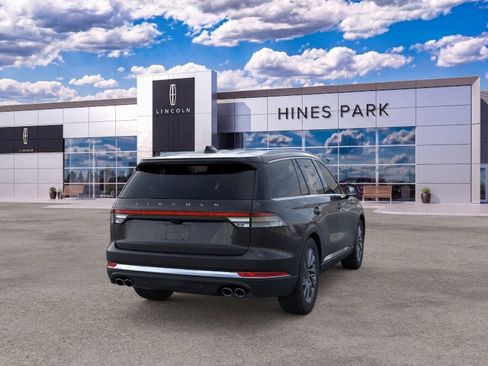 New 2026 Lincoln Aviator AWD image 8