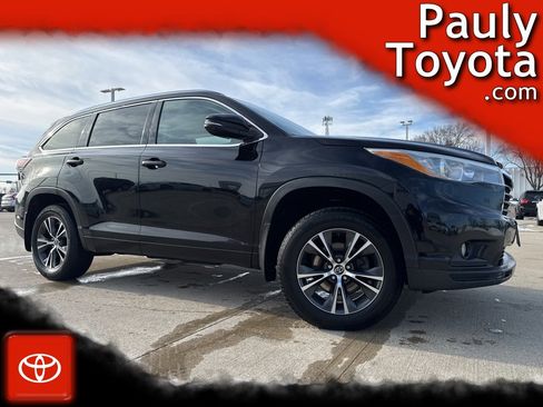 Used 2016 Toyota Highlander XLE image 1