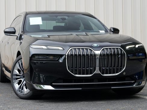 Used 2023 BMW i7 xDrive60 AWD/4WD image 4