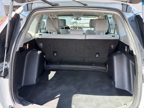 Used 2019 Honda CR-V LX image 9