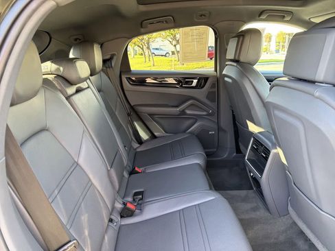 Used 2021 Porsche Cayenne image 30