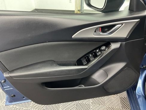 Used 2017 MAZDA MAZDA3 Sport image 9