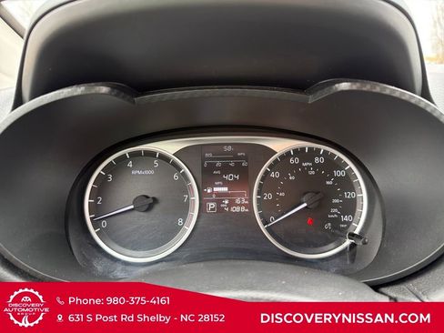 Certified 2022 Nissan Versa S image 25