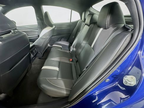 Used 2025 Toyota Camry SE image 14