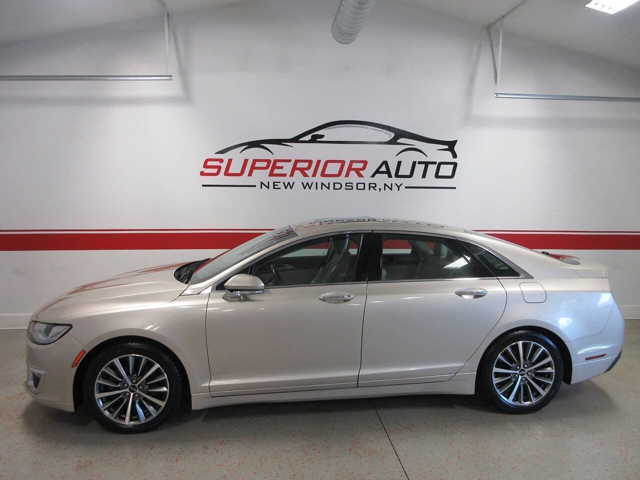 Used 2017 Lincoln MKZ Select AWD/4WD image 2