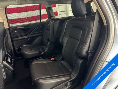 Used 2021 Lincoln Aviator Reserve w/ Elements Package Plus image 12
