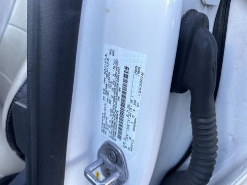 Certified 2020 Ford Escape Titanium image 21