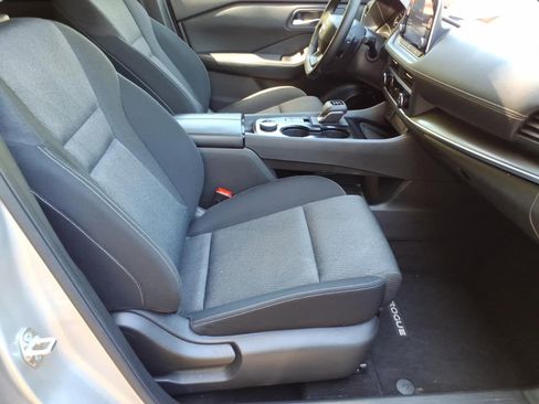 Used 2025 Nissan Rogue SV AWD/4WD image 6