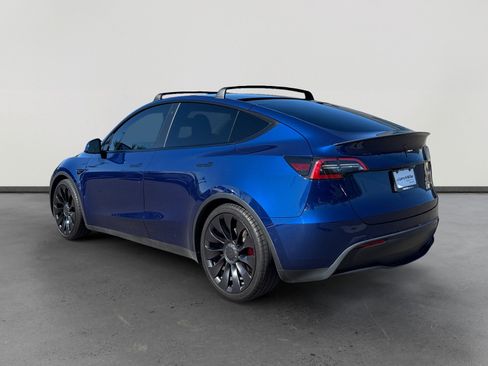 Used 2022 Tesla Model Y Performance AWD/4WD image 3