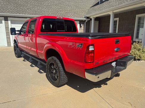 Used 2015 Ford F250 Lariat w/ Lariat Ultimate Package image 4