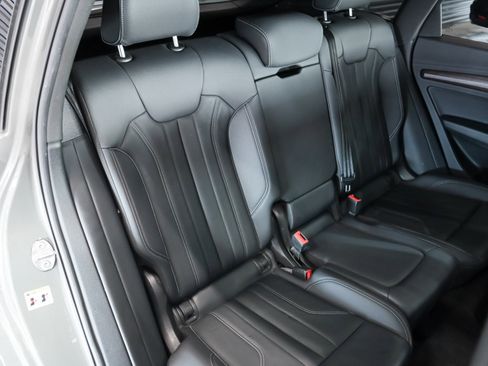 Used 2023 Audi Q5 2.0T Premium image 11