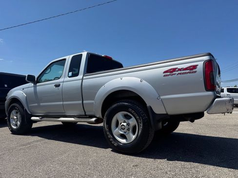 Used 2002 Nissan Frontier SE AWD/4WD image 4