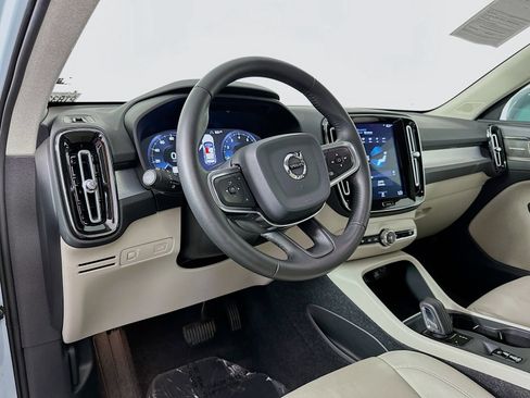 Used 2019 Volvo XC40 T5 Momentum AWD/4WD image 9