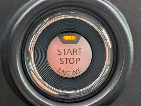 Used 2021 Nissan Titan PRO-4X w/ Pro-4x Convenience Package image 32