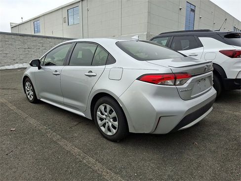 Used 2020 Toyota Corolla LE image 8