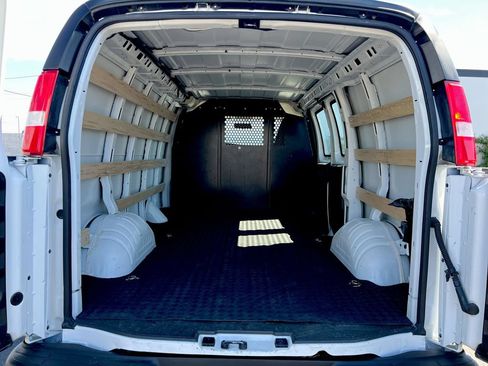 Used 2025 GMC Savana 2500 w/ Driver Convenience Package RWD image 20