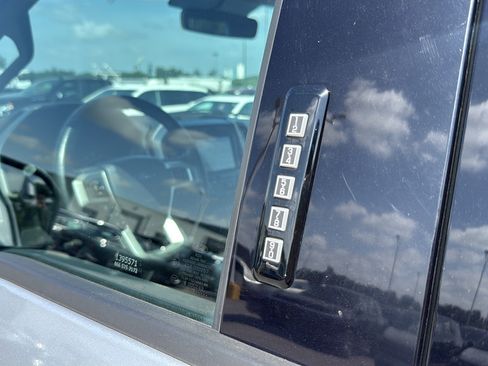 Used 2018 Ford F150 Lariat AWD/4WD image 40