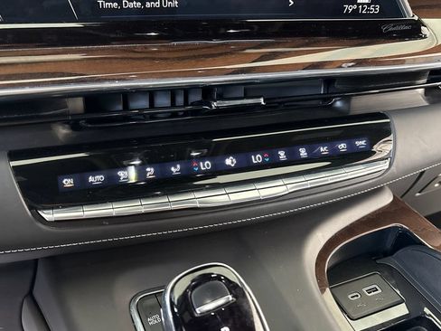 Used 2022 Cadillac Escalade Sport Platinum w/ LPO, ONYX Package AWD/4WD image 45