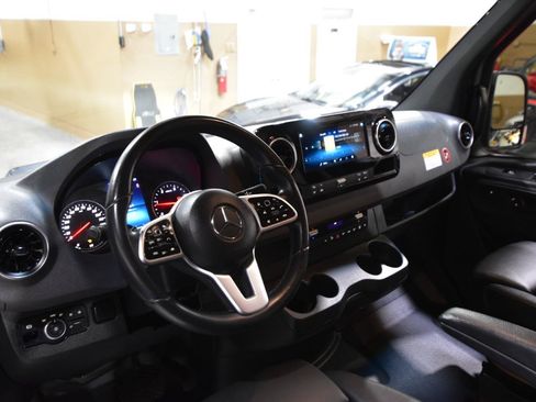 Used 2023 Mercedes-Benz Sprinter 2500 image 17