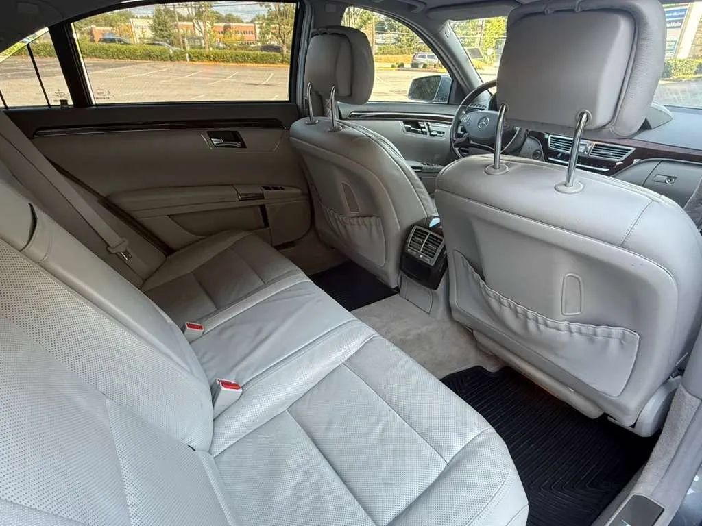 Used 2012 Mercedes-Benz S 550 4MATIC image 23