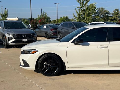 Used 2024 Honda Civic Sport image 7