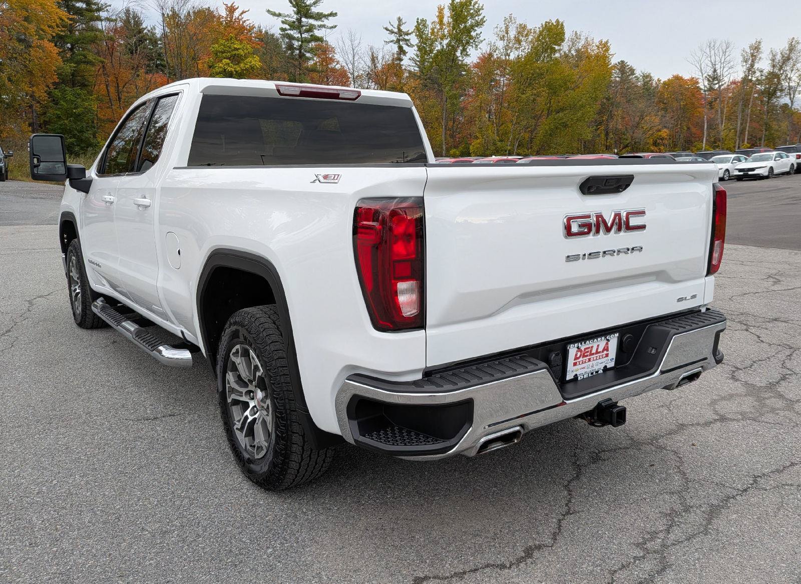 Used 2025 GMC Sierra 1500 SLE AWD/4WD image 8