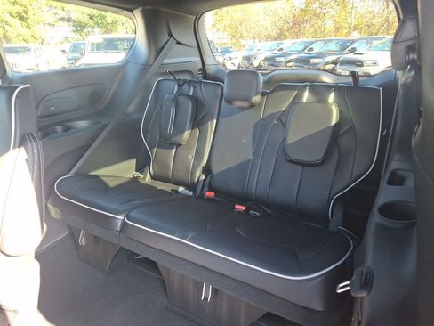 New 2026 Chrysler Pacifica Limited w/ S Appearance Package image 12