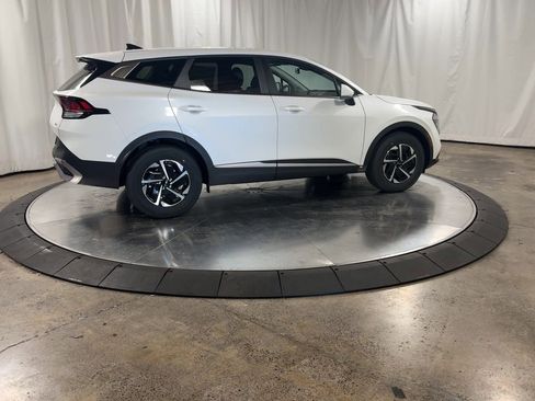 Certified 2025 Kia Sportage LX image 2