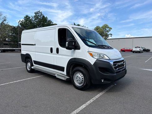 Used 2025 RAM ProMaster 2500 w/ U-Haul Equipment Group FWD image 4