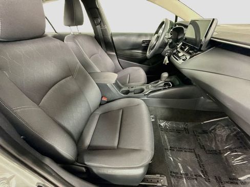 Used 2024 Toyota Corolla LE FWD image 27