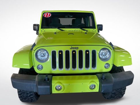Used 2017 Jeep Wrangler Unlimited Sahara AWD/4WD image 9