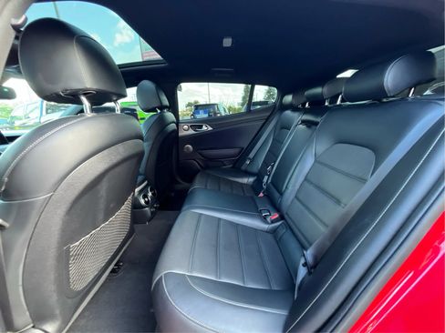 Used 2018 Kia Stinger GT2 RWD image 10
