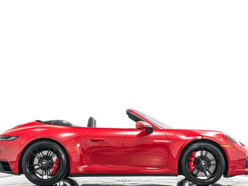 Used 2022 Porsche 911 Cabriolet image 2