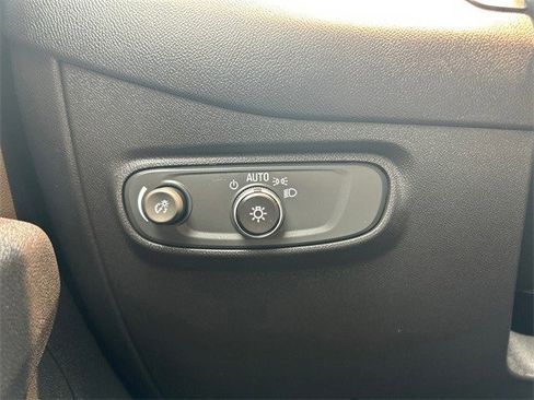 Used 2021 Chevrolet Equinox LT w/ LPO, Floor Liner Package image 21