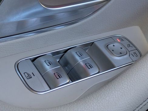 Used 2022 Mercedes-Benz GLE 350 4MATIC image 25