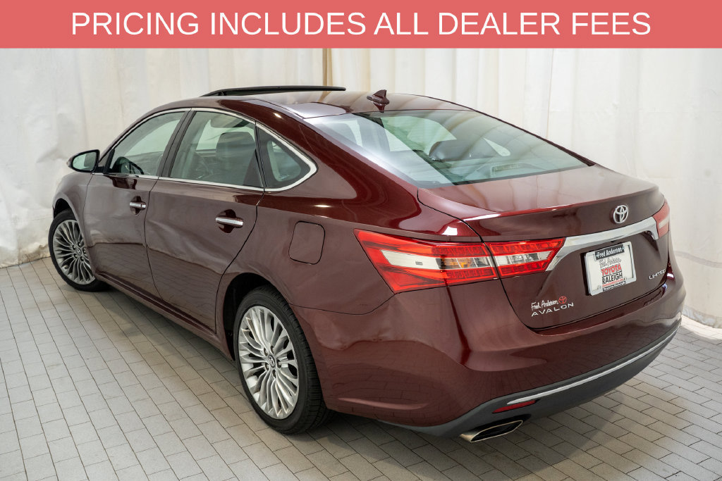 Used 2018 Toyota Avalon Limited FWD image 3