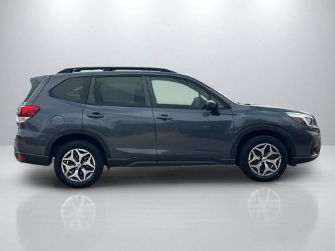 Used 2020 Subaru Forester Premium image 4