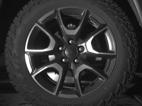 Used 2025 Jeep Compass Trailhawk AWD/4WD image 14