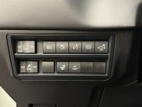 Used 2024 Toyota Tundra Platinum image 30