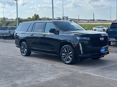 Used 2024 Cadillac Escalade ESV Sport AWD/4WD image 6